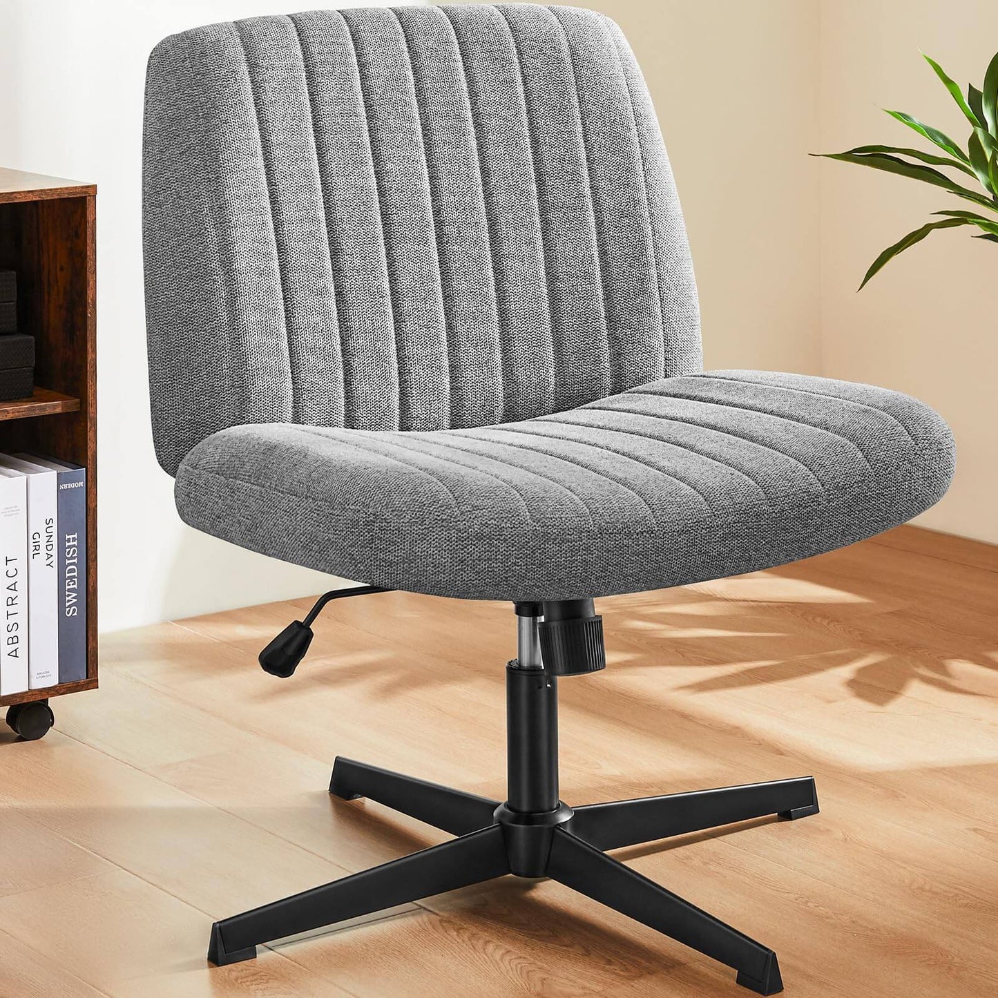 Breiter, bequemer Bürostuhl ohne Rollen – ideal für langes Sitzen!